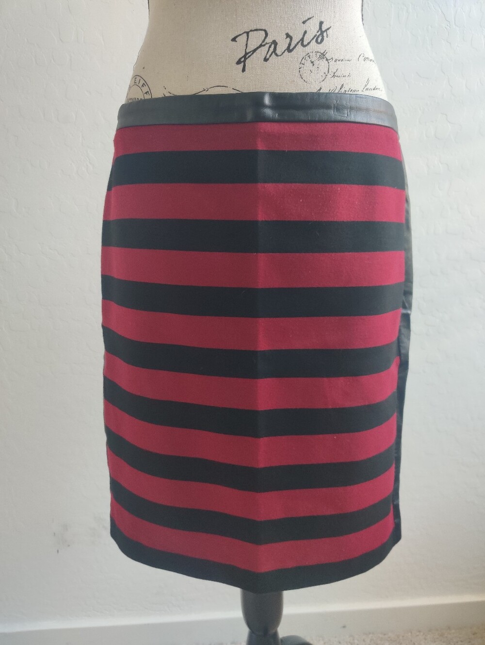 Vince Camuto Red & Black Striped Business Casual Work Office midi Pencil Skirt_6